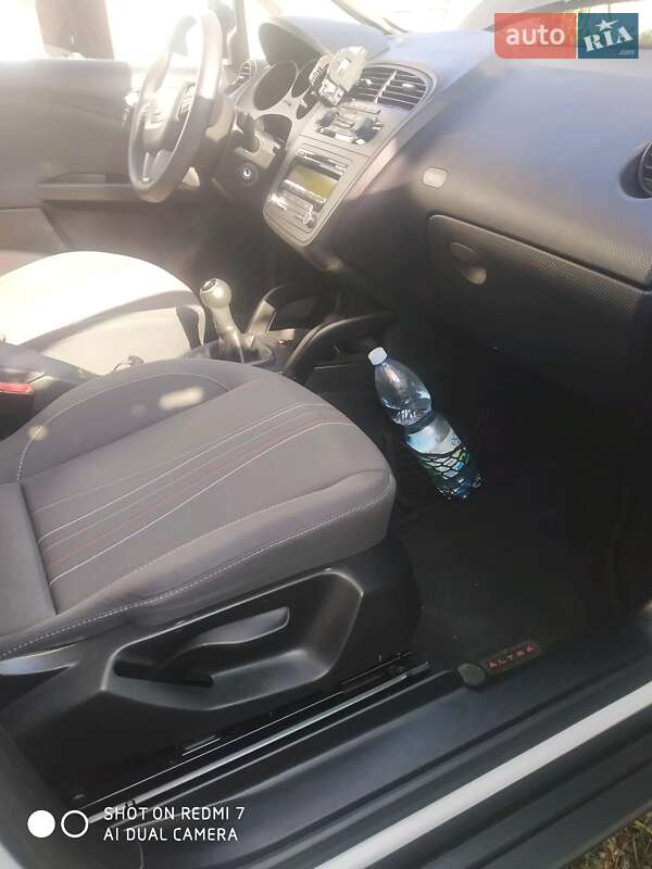 Минивэн SEAT Altea 2012 в Измаиле
