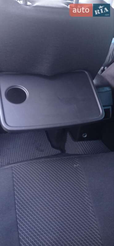 Минивэн SEAT Altea 2009 в Вишневом фото 20 Минивэн SEAT Altea 2009 в Вишневом