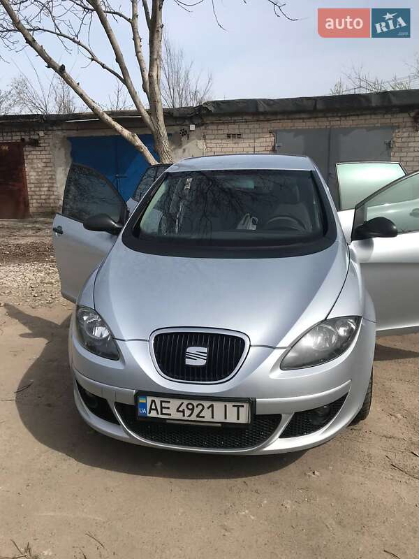Минивэн SEAT Altea 2008 в 