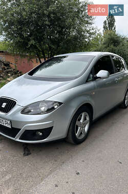 Минивэн SEAT Altea 2010 в 