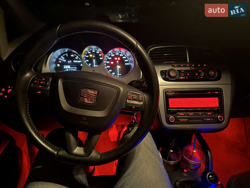 Минивэн SEAT Altea 2010 в Киеве