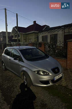 Мінівен SEAT Altea 2004 в Ужгороді