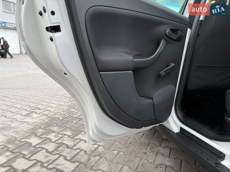 Минивэн SEAT Altea 2007 в Виннице фото 29 Минивэн SEAT Altea 2007 в Виннице