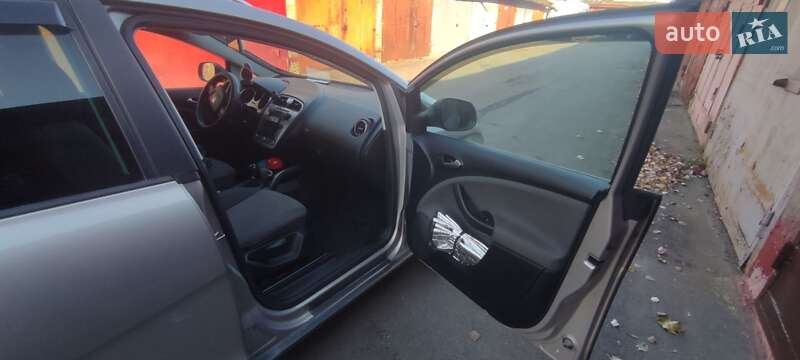 Минивэн SEAT Altea 2010 в Киеве