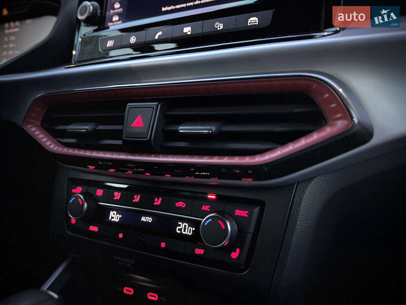 Позашляховик / Кросовер SEAT Arona 2022 в Києві