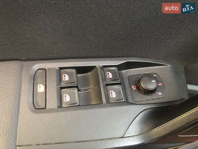 Внедорожник / Кроссовер SEAT Arona 2019 в Киеве