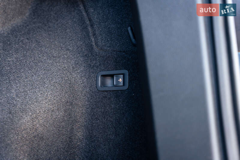 Внедорожник / Кроссовер SEAT Ateca 2019 в Киеве фото 46 Внедорожник / Кроссовер SEAT Ateca 2019 в Киеве