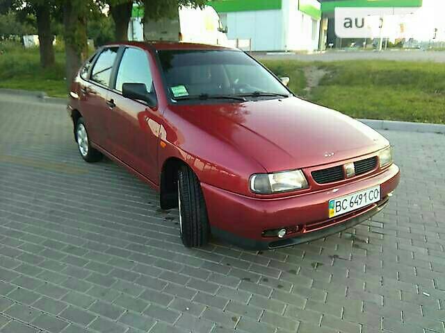 Седан SEAT Cordoba 1996 в Львове