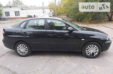 Седан SEAT Cordoba 2004 в Никополе