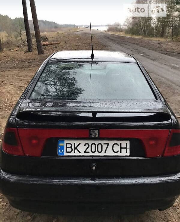 Купе SEAT Cordoba 1999 в Ровно