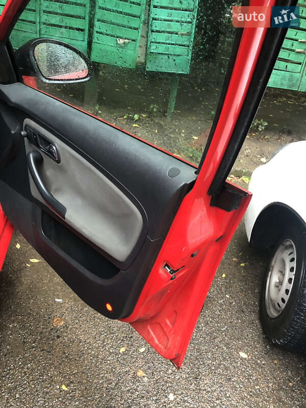 Седан SEAT Cordoba 2005 в Ужгороді