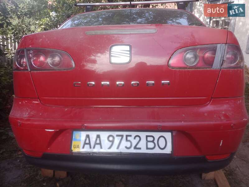 Седан SEAT Cordoba 2006 в Народичах
