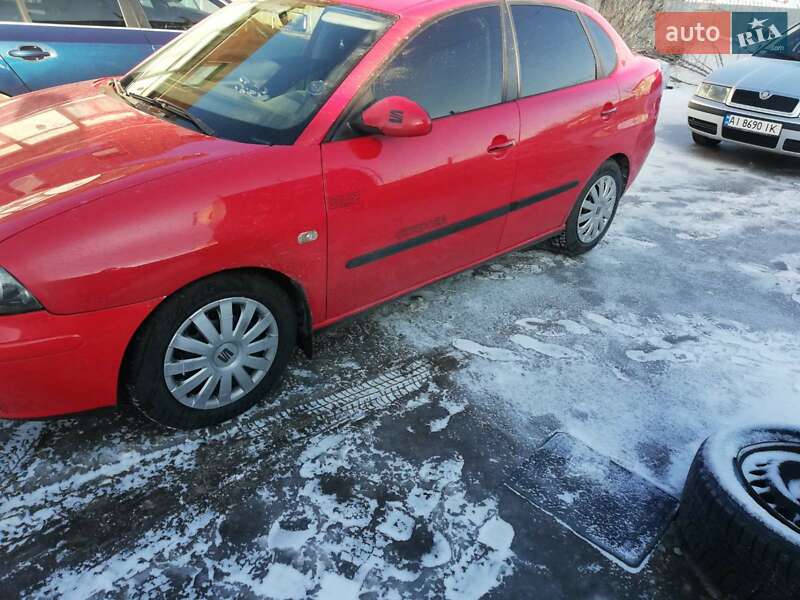 Седан SEAT Cordoba 2005 в Києві