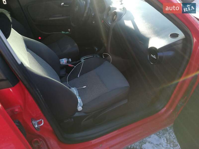 Седан SEAT Cordoba 2005 в Києві