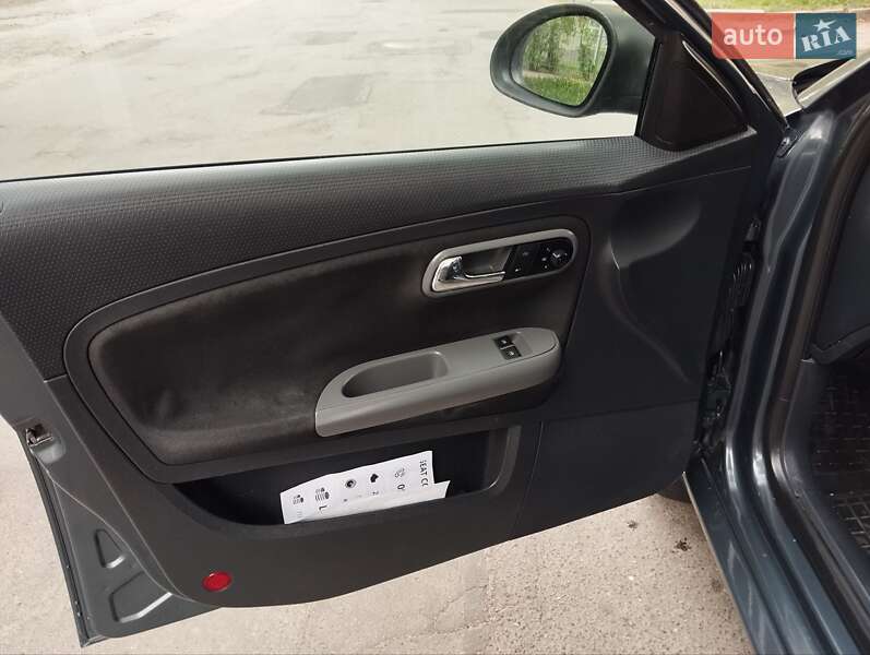 Седан SEAT Cordoba 2007 в Виннице