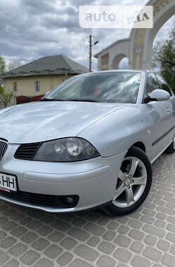 Седан SEAT Cordoba 2007 в Остроге