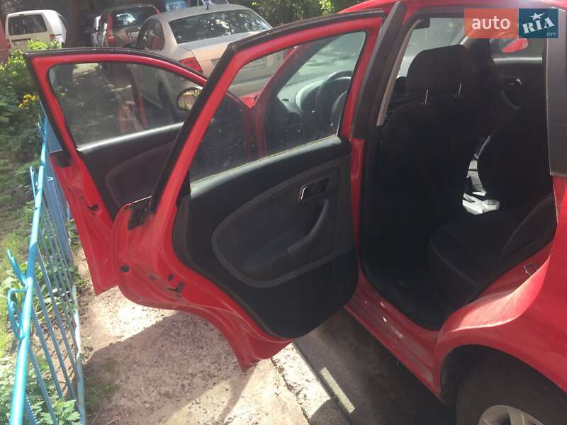 Седан SEAT Cordoba 2006 в Боровой