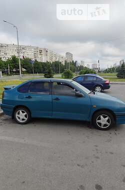 Седан SEAT Cordoba 1993 в Харькове