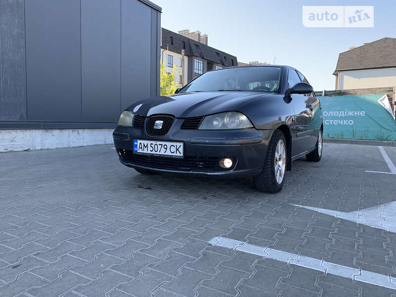 Седан SEAT Cordoba 2007 в Киеве