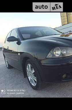 Седан SEAT Cordoba 2007 в Львове