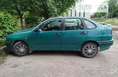 Седан SEAT Cordoba 1994 в Бориславе