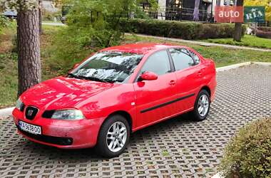 Седан SEAT Cordoba 2003 в Киеве