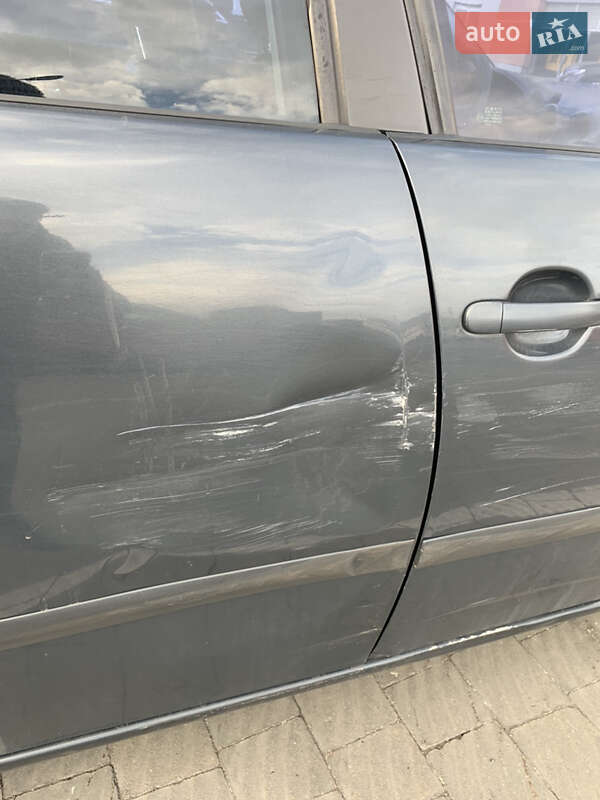 Седан SEAT Cordoba 2007 в Львове