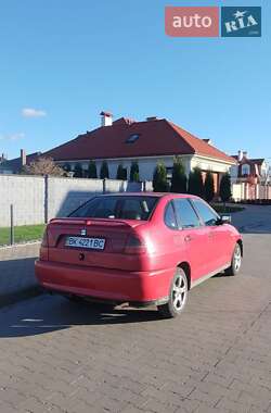 Седан SEAT Cordoba 1995 в Рівному