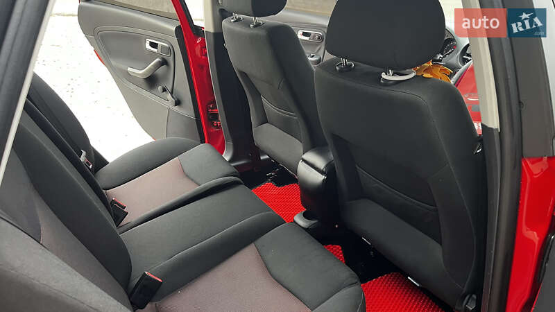 Седан SEAT Cordoba 2007 в Киеве
