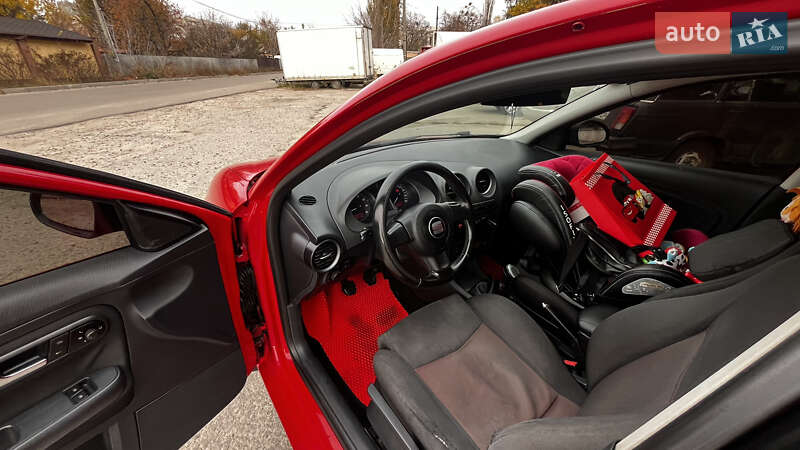 Седан SEAT Cordoba 2007 в Киеве