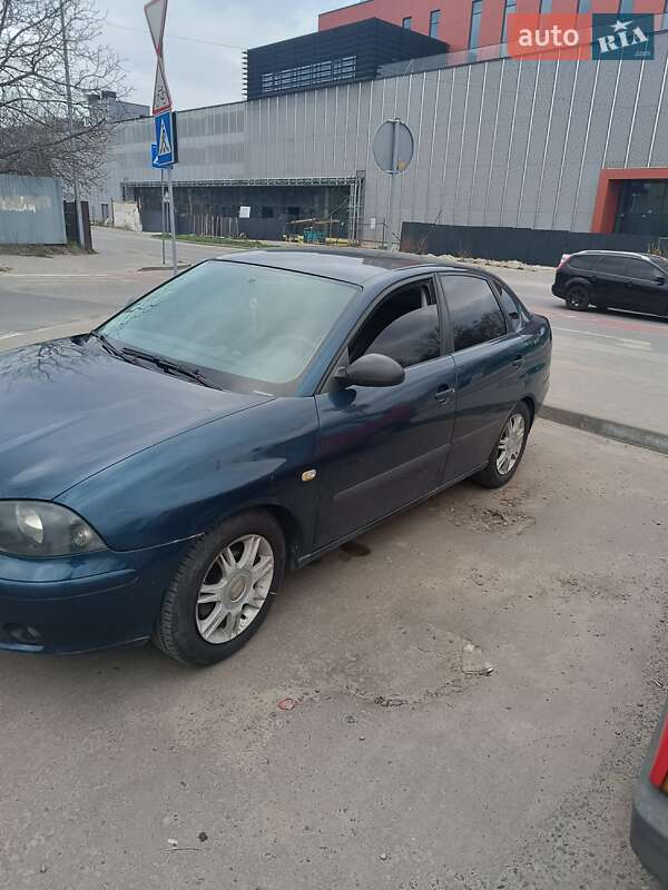 Седан SEAT Cordoba 2007 в Львові
