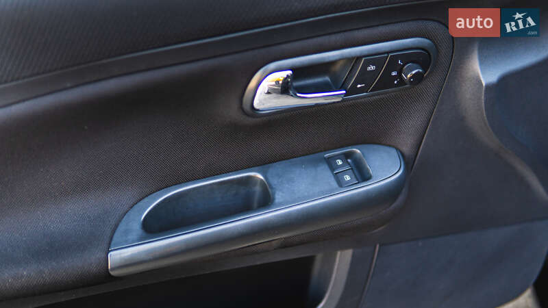 Седан SEAT Cordoba 2007 в Львове