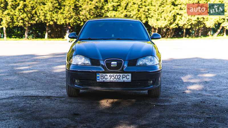 Седан SEAT Cordoba 2007 в Львове