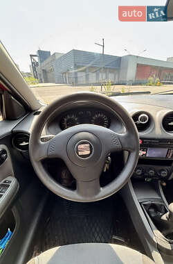 Седан SEAT Cordoba 2005 в 