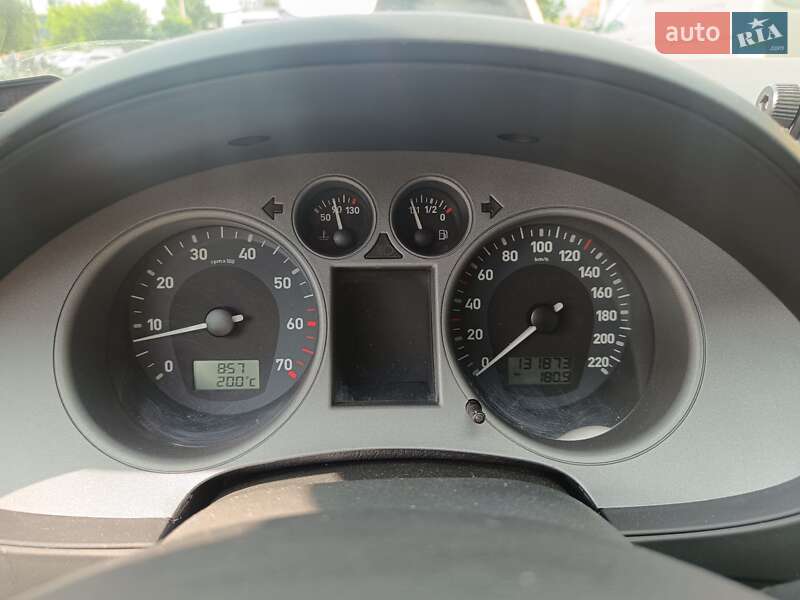 Седан SEAT Cordoba 2009 в Києві