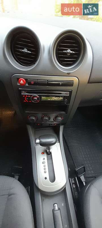 Седан SEAT Cordoba 2007 в Киеве