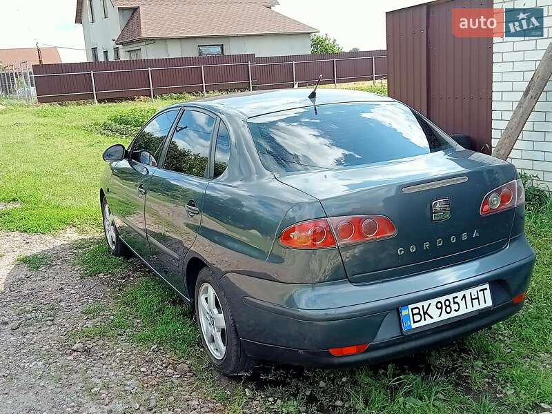 Седан SEAT Cordoba 2007 в Бобровиці