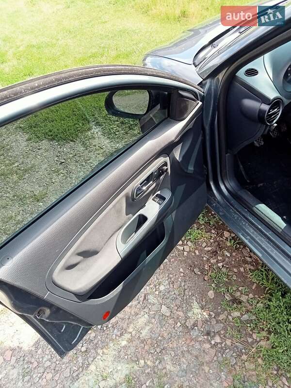 Седан SEAT Cordoba 2007 в Бобровиці