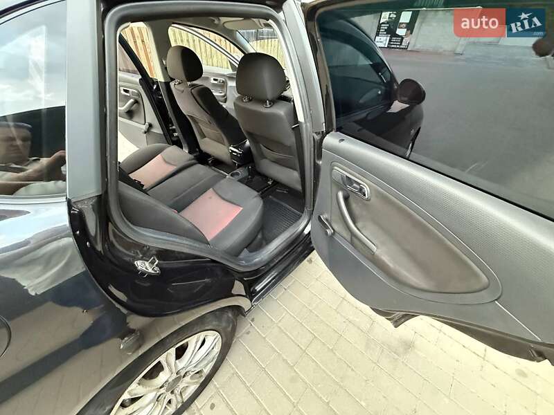 Седан SEAT Cordoba 2008 в Малехове