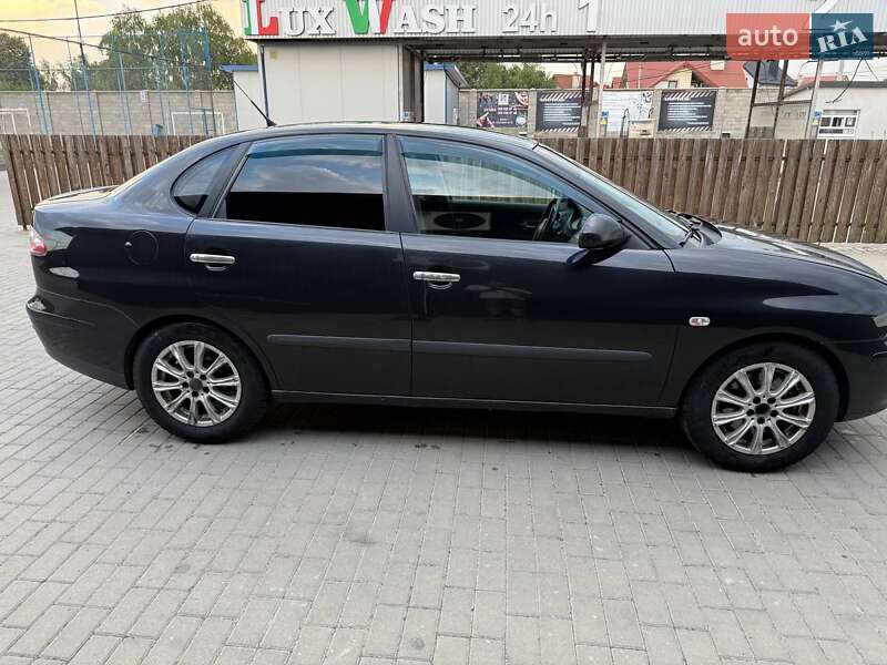 Седан SEAT Cordoba 2008 в Малехове