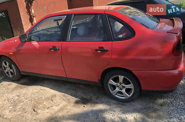 Седан SEAT Cordoba 1995 в Ровно