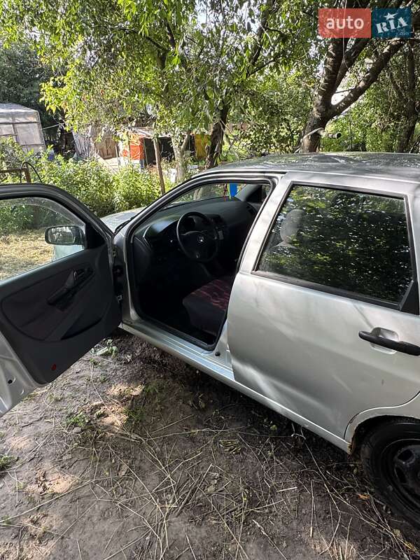 Седан SEAT Cordoba 2001 в Житомире