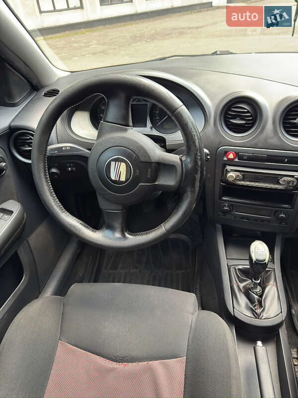 Седан SEAT Cordoba 2008 в Чернигове