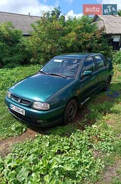 Седан SEAT Cordoba 1999 в Луцьку