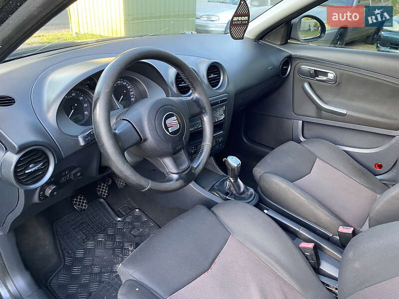 Седан SEAT Cordoba 2008 в Киеве
