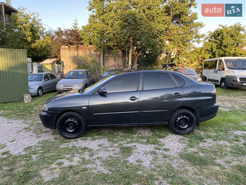 Седан SEAT Cordoba 2008 в Киеве