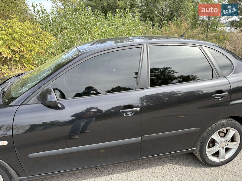 Седан SEAT Cordoba 2008 в Днепре