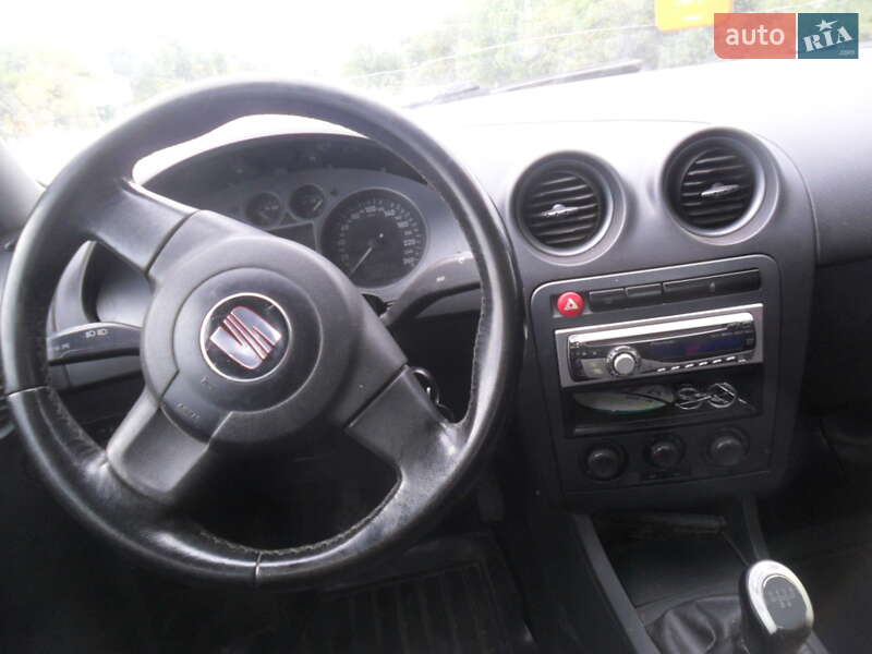 Седан SEAT Cordoba 2007 в Смеле
