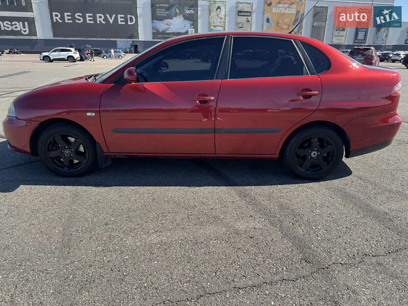 Седан SEAT Cordoba 2007 в Киеве
