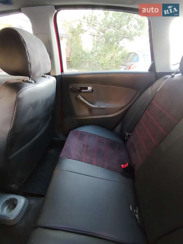 Седан SEAT Cordoba 2004 в Киеве фото 2 Седан SEAT Cordoba 2004 в Киеве